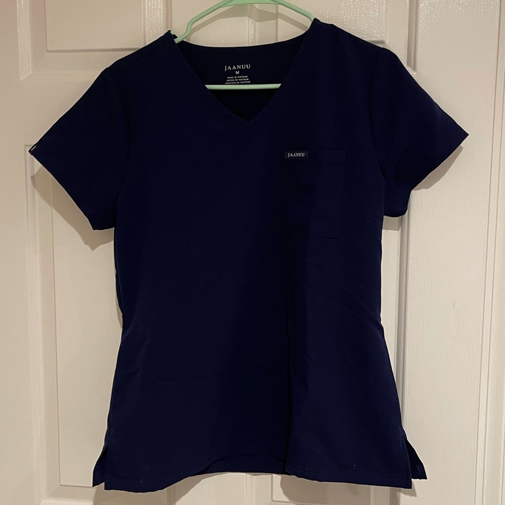 Jaanuu Women’s Scrub Top